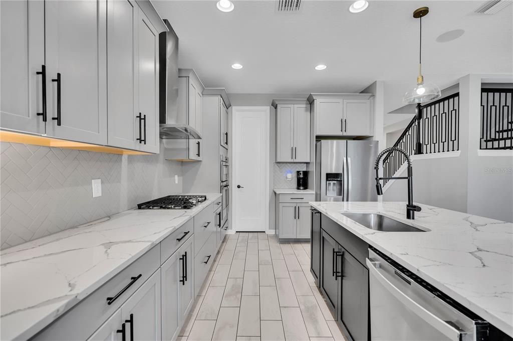 For Sale: $740,000 (4 beds, 3 baths, 2559 Square Feet)
