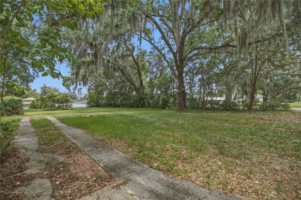 En Venta: $499,000 (0.46 acres)