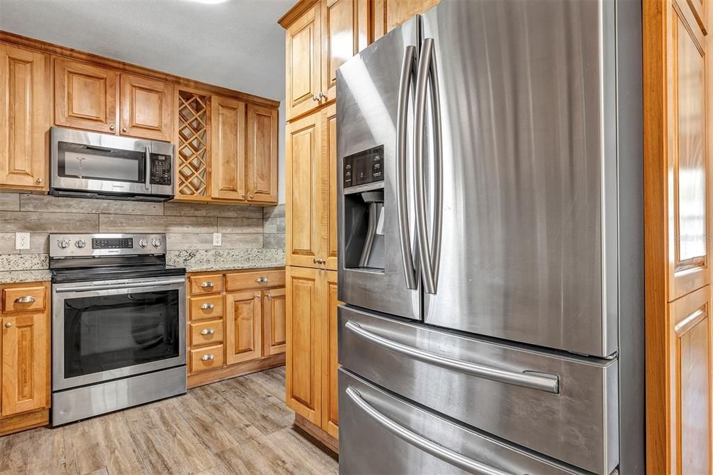 For Sale: $259,000 (3 beds, 2 baths, 1132 Square Feet)