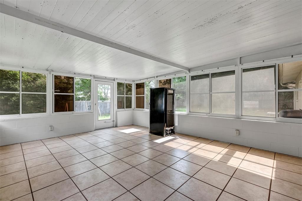 For Sale: $259,000 (3 beds, 2 baths, 1132 Square Feet)