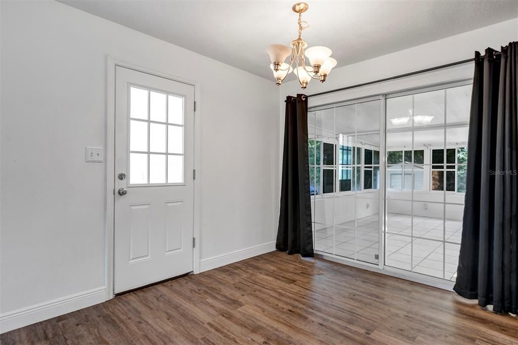 For Sale: $259,000 (3 beds, 2 baths, 1132 Square Feet)