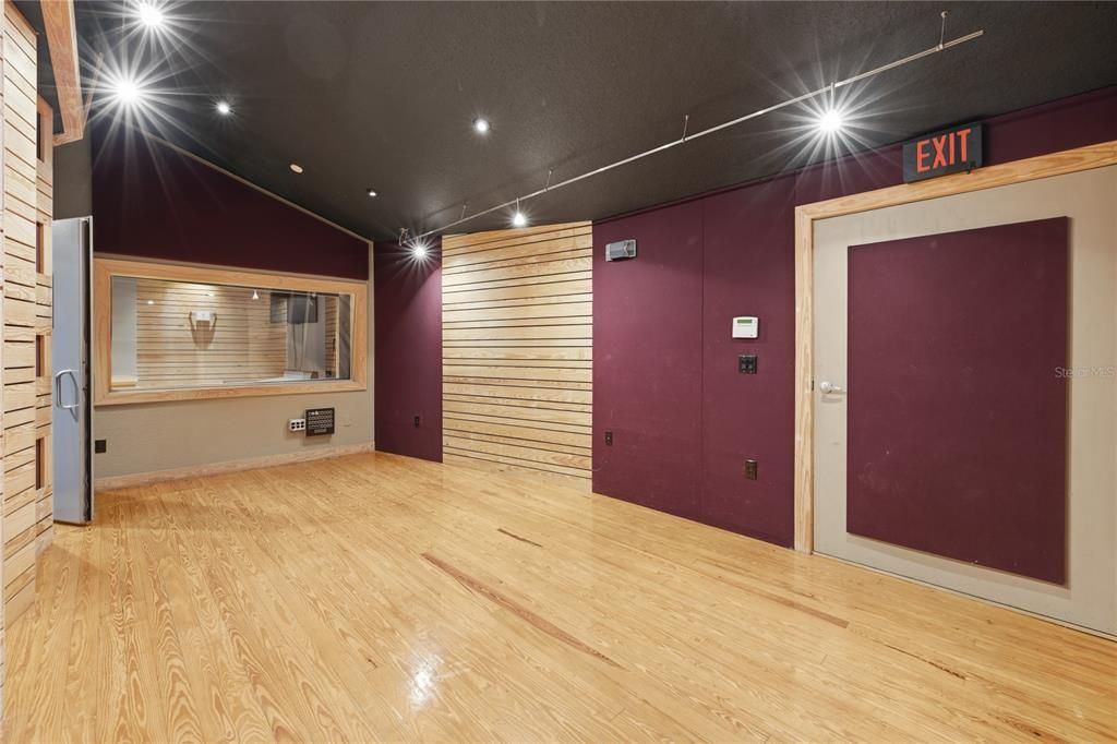 For Sale: $550,000 (0 beds, 0 baths, 1568 Square Feet)