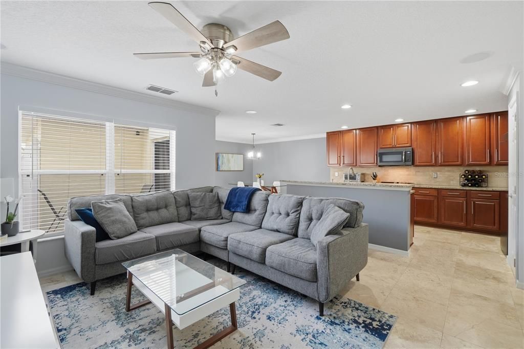 For Sale: $389,900 (3 beds, 2 baths, 1649 Square Feet)