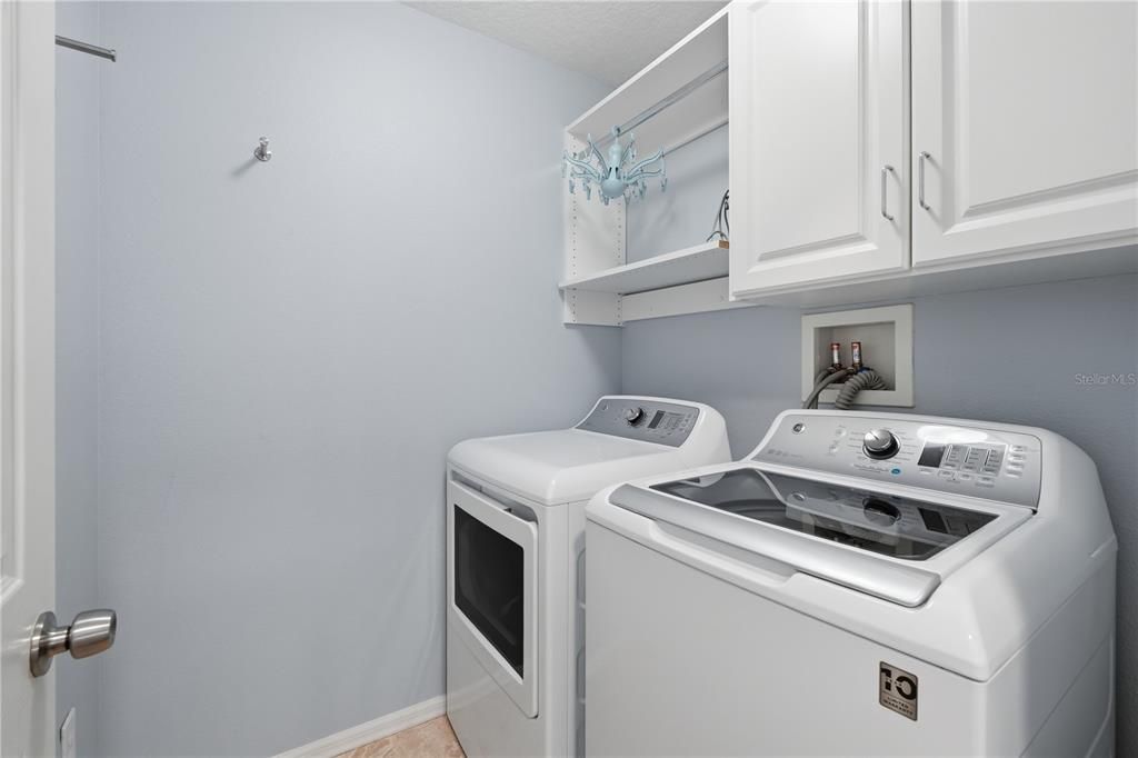 For Sale: $389,900 (3 beds, 2 baths, 1649 Square Feet)
