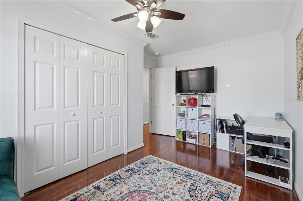For Sale: $389,900 (3 beds, 2 baths, 1649 Square Feet)