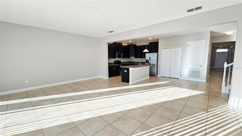 For Rent: $3,800 (4 beds, 3 baths, 2860 Square Feet)