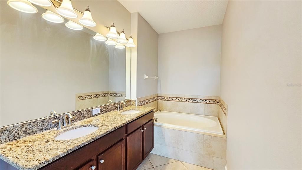 For Rent: $3,800 (4 beds, 3 baths, 2860 Square Feet)