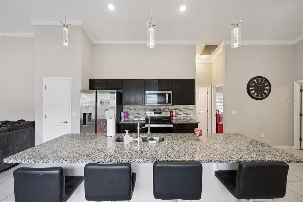 For Sale: $300,000 (3 beds, 2 baths, 1582 Square Feet)