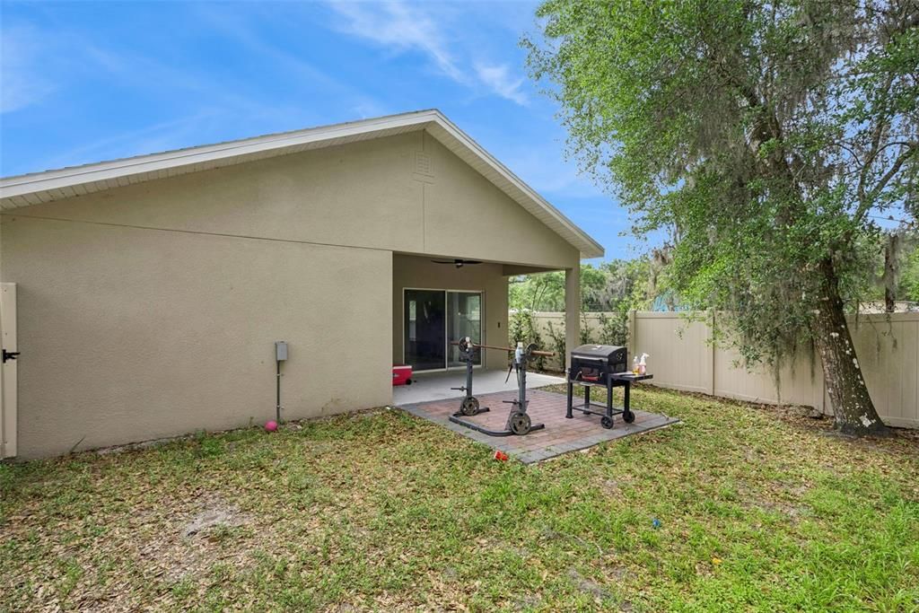 For Sale: $300,000 (3 beds, 2 baths, 1582 Square Feet)