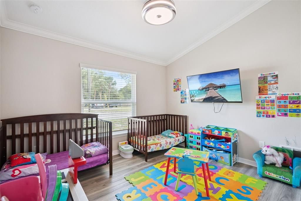 For Sale: $300,000 (3 beds, 2 baths, 1582 Square Feet)