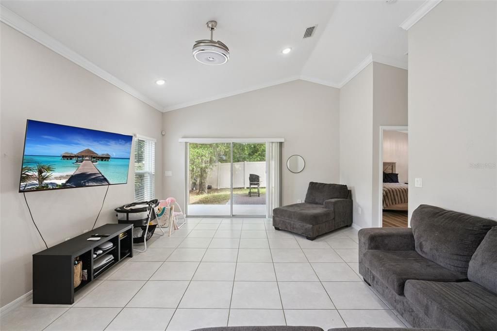 For Sale: $300,000 (3 beds, 2 baths, 1582 Square Feet)