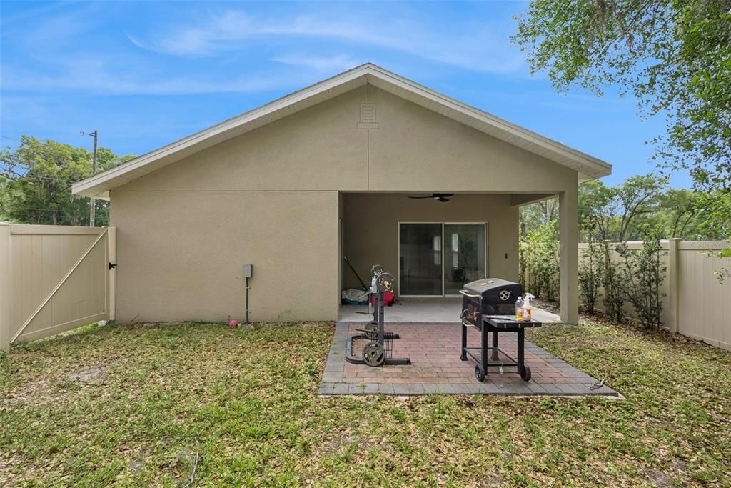 For Sale: $300,000 (3 beds, 2 baths, 1582 Square Feet)