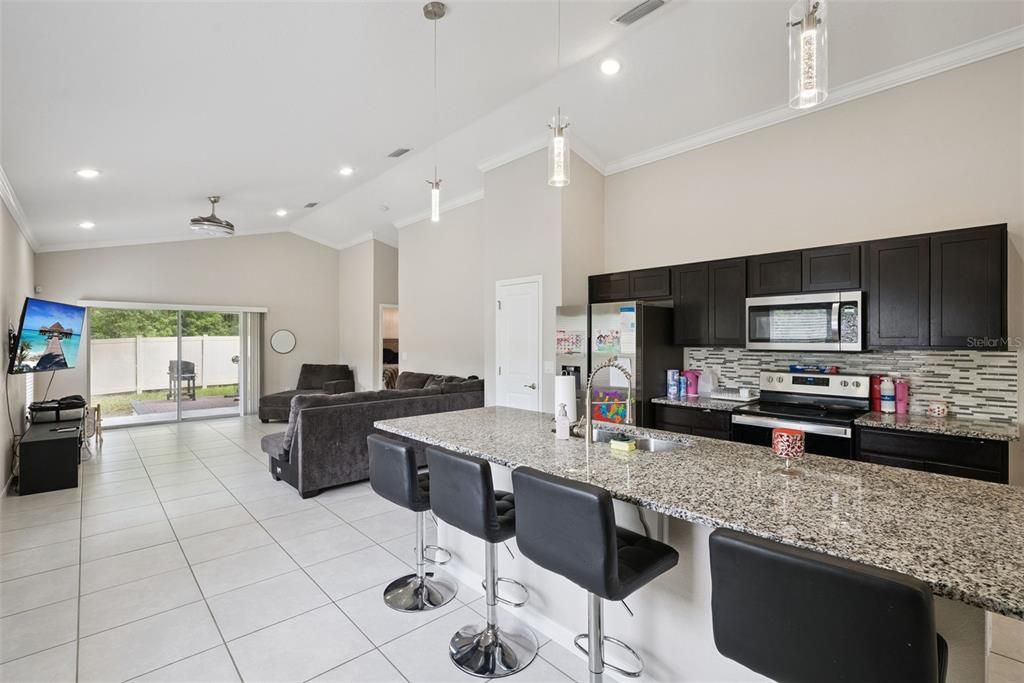 For Sale: $300,000 (3 beds, 2 baths, 1582 Square Feet)
