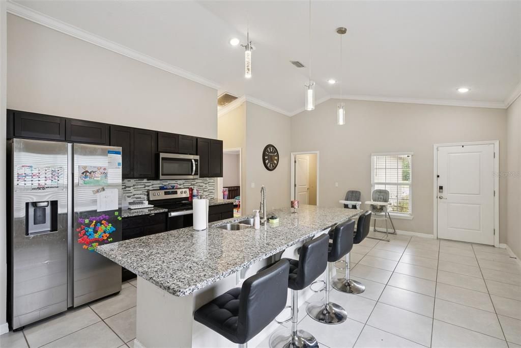 For Sale: $300,000 (3 beds, 2 baths, 1582 Square Feet)