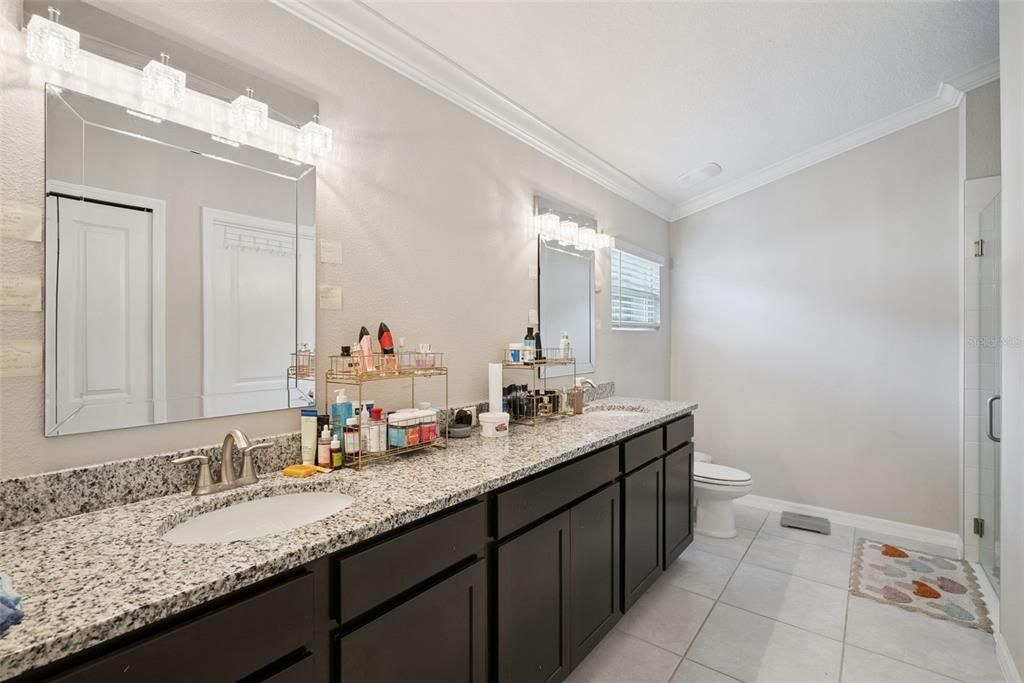 For Sale: $300,000 (3 beds, 2 baths, 1582 Square Feet)