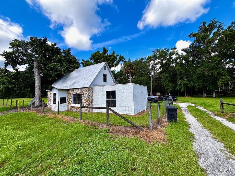 For Sale: $539,000 (3 beds, 1 baths, 1782 Square Feet)