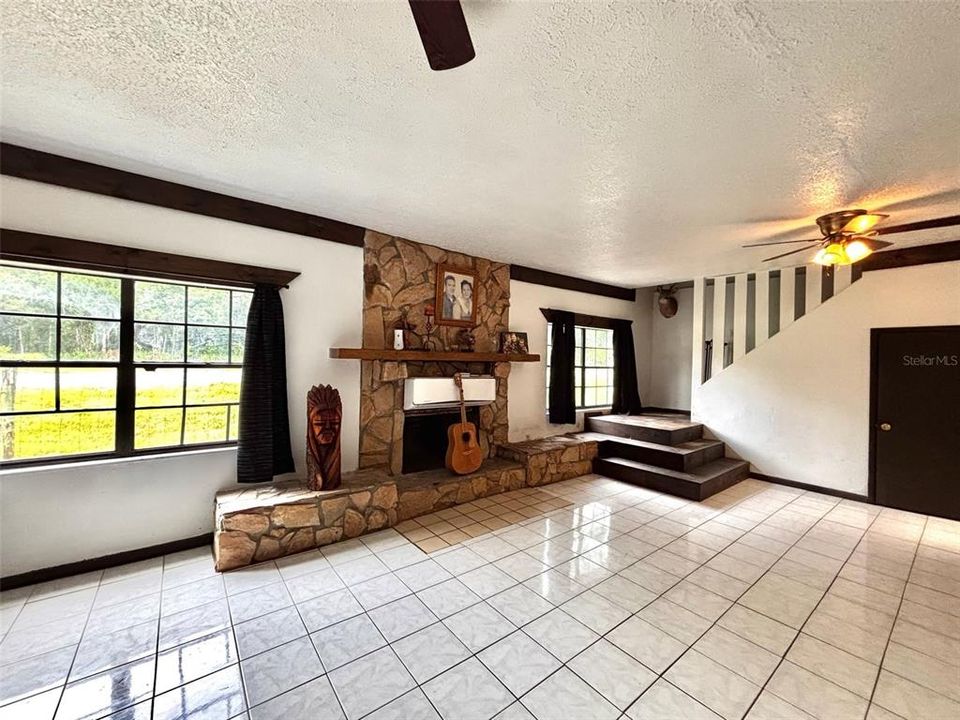 For Sale: $539,000 (3 beds, 1 baths, 1782 Square Feet)