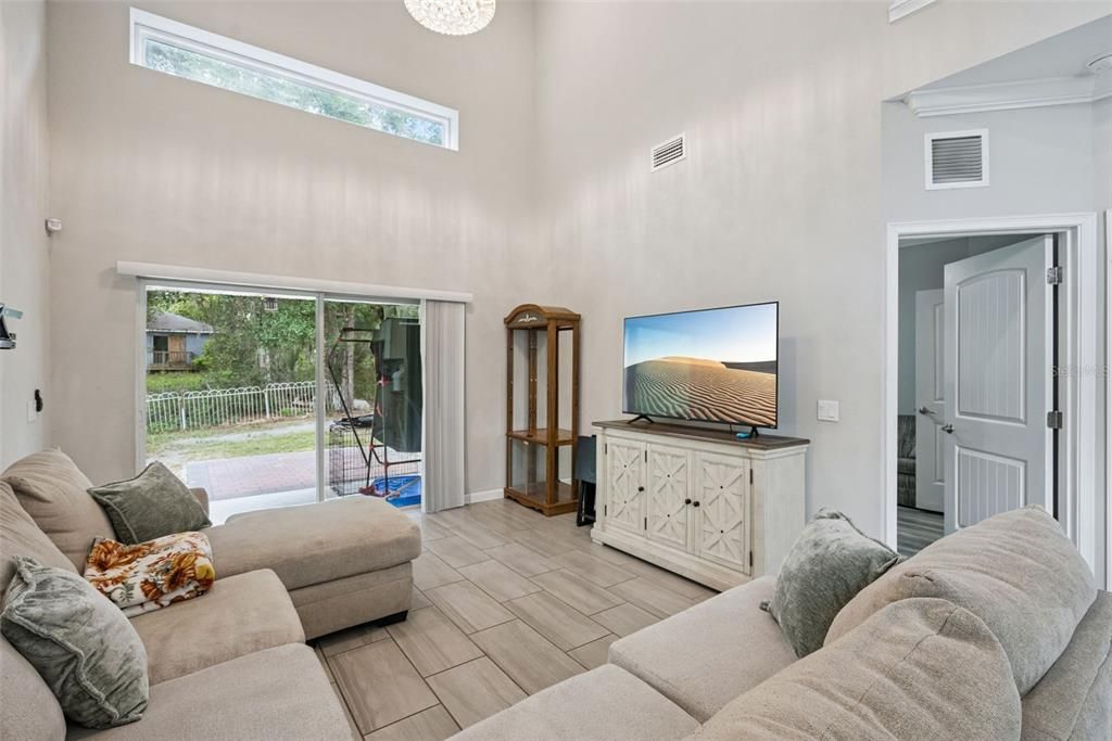 For Sale: $340,000 (3 beds, 2 baths, 1707 Square Feet)