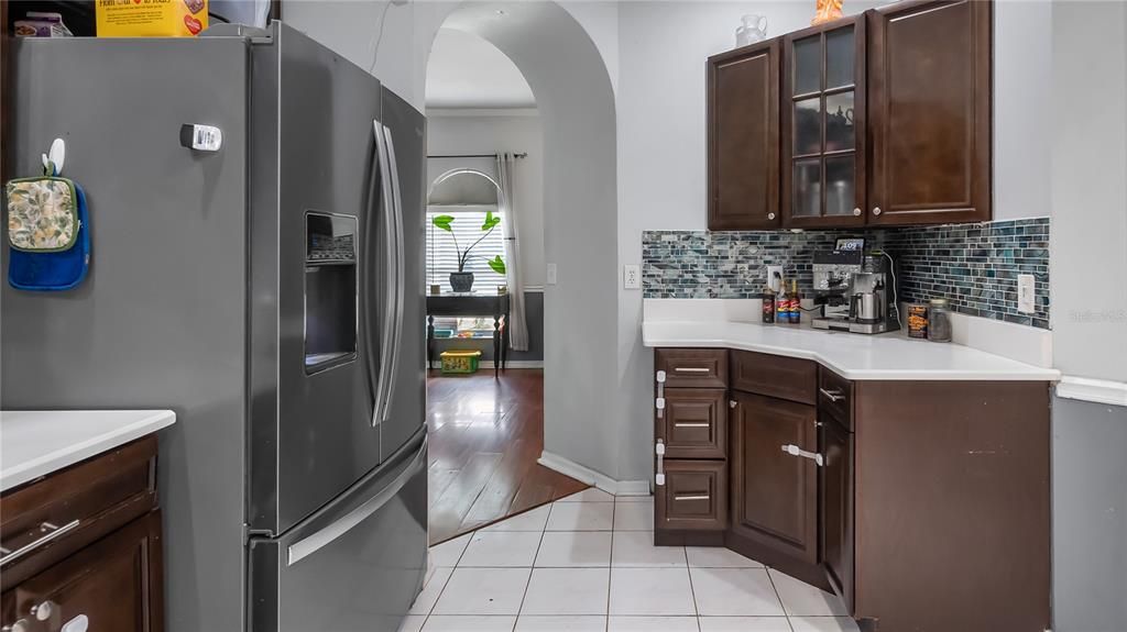 En Venta: $450,000 (4 camas, 2 baños, 1832 Pies cuadrados)