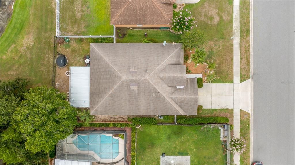 En Venta: $450,000 (4 camas, 2 baños, 1832 Pies cuadrados)