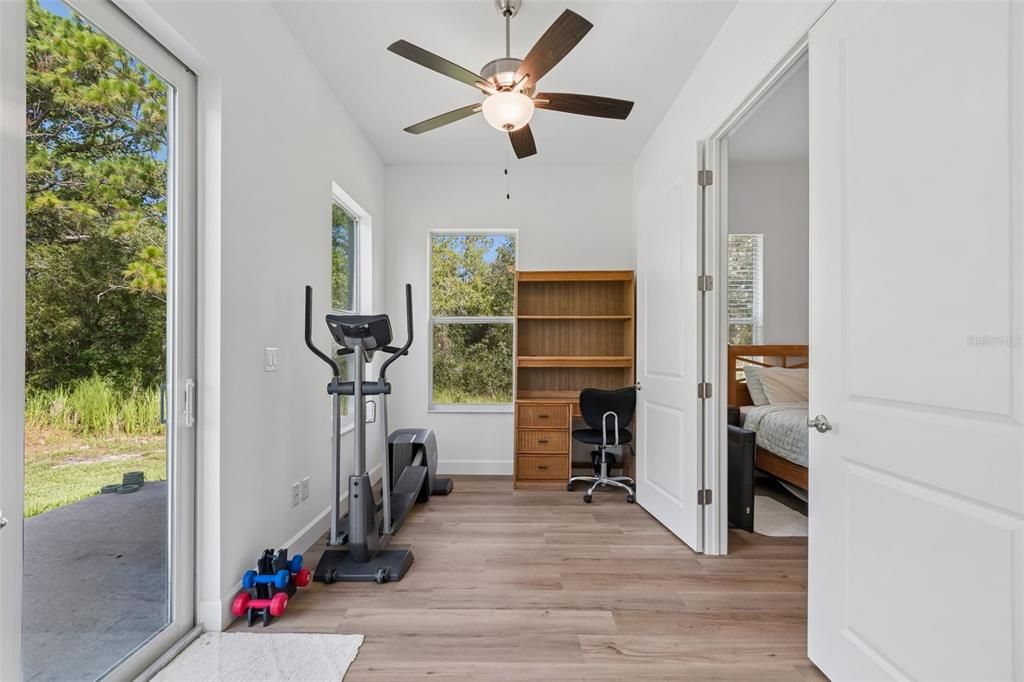 For Sale: $280,000 (1 beds, 2 baths, 820 Square Feet)