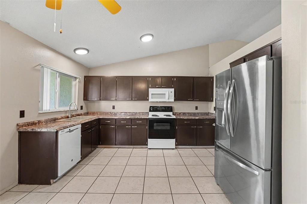 En Venta: $339,000 (3 camas, 2 baños, 1663 Pies cuadrados)