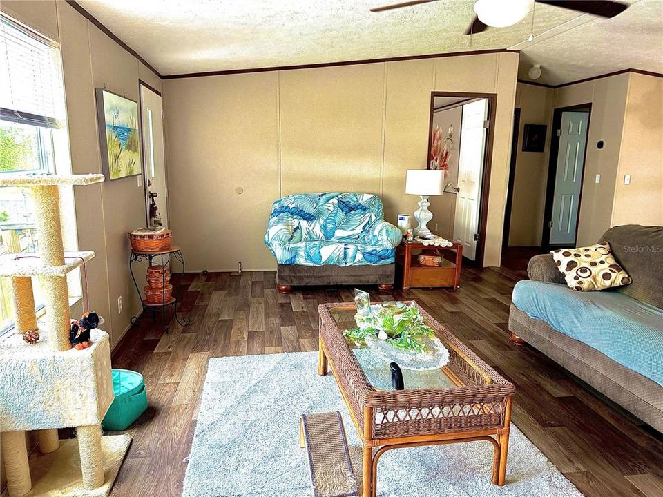 En Venta: $245,000 (3 camas, 2 baños, 1296 Pies cuadrados)