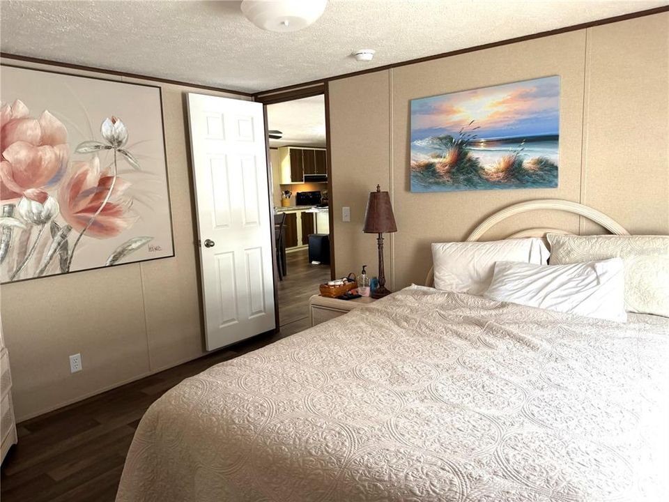 En Venta: $245,000 (3 camas, 2 baños, 1296 Pies cuadrados)