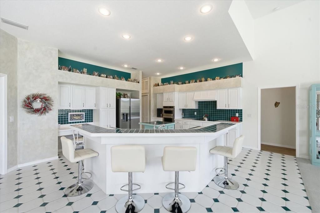 For Sale: $1,100,000 (5 beds, 3 baths, 3390 Square Feet)