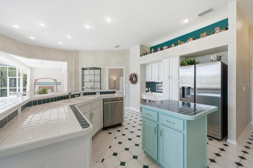 For Sale: $1,100,000 (5 beds, 3 baths, 3390 Square Feet)