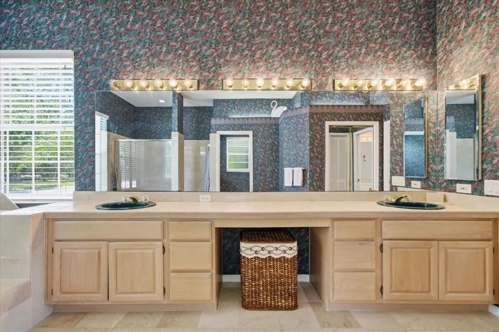 For Sale: $1,100,000 (5 beds, 3 baths, 3390 Square Feet)
