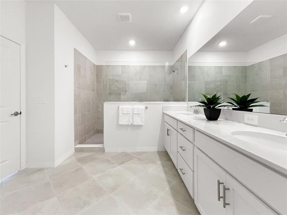 For Rent: $4,800 (3 beds, 2 baths, 2110 Square Feet)