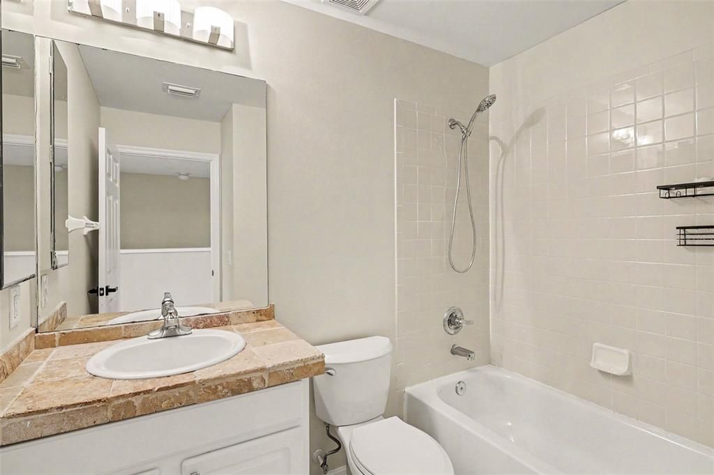 На продажу: $299,900 (3 спален, 2 ванн, 1766 Квадратных фут)
