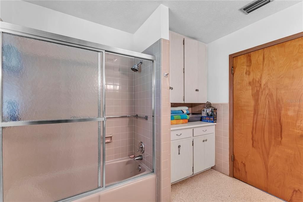 En Venta: $950,000 (4 camas, 2 baños, 1871 Pies cuadrados)