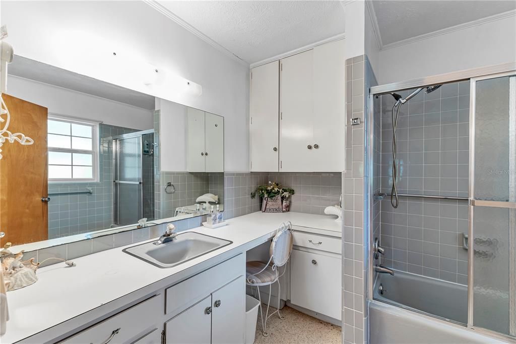 En Venta: $950,000 (4 camas, 2 baños, 1871 Pies cuadrados)