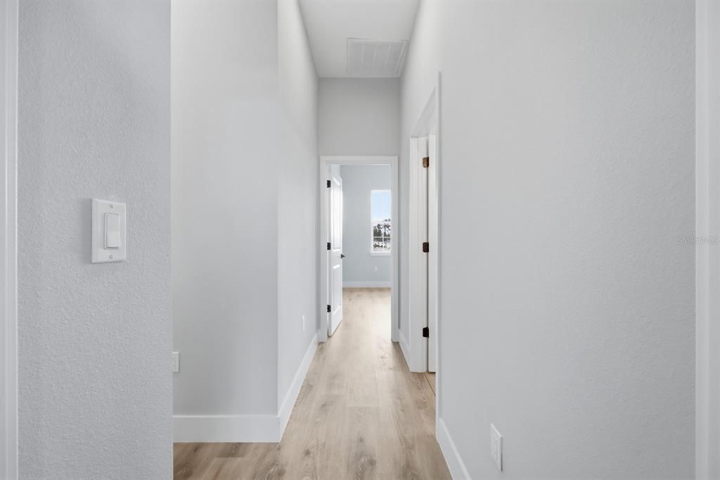 For Sale: $349,900 (4 beds, 3 baths, 1802 Square Feet)