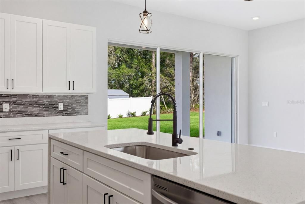 For Sale: $349,900 (4 beds, 3 baths, 1802 Square Feet)