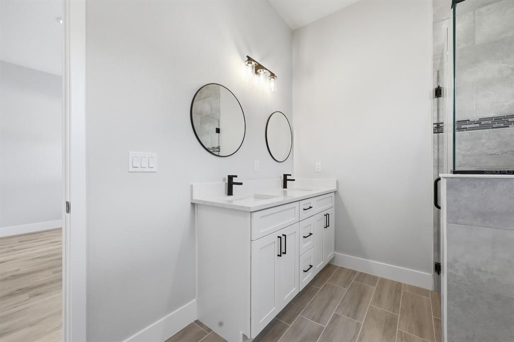 For Sale: $349,900 (4 beds, 3 baths, 1802 Square Feet)