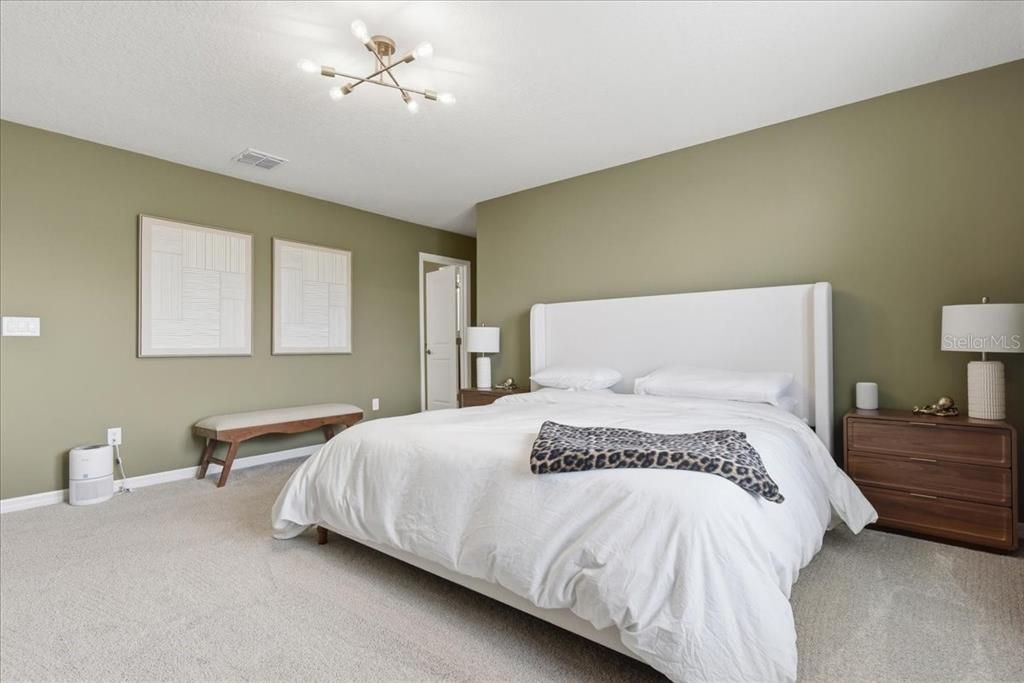 For Sale: $739,900 (5 beds, 4 baths, 3617 Square Feet)