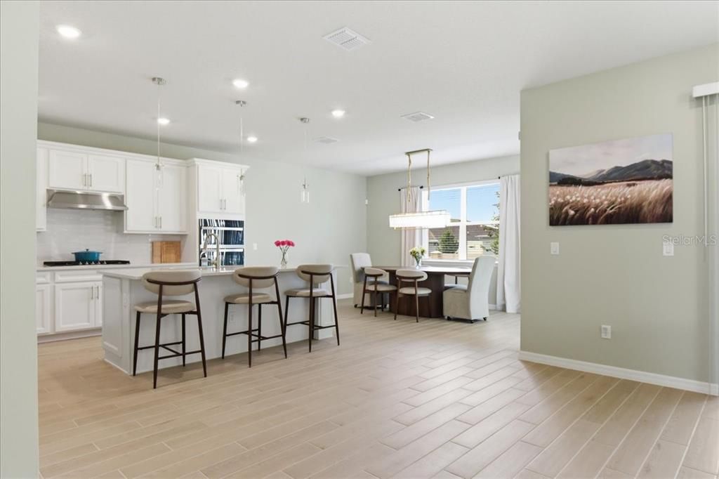 For Sale: $739,900 (5 beds, 4 baths, 3617 Square Feet)