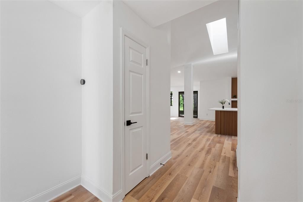 Activo con contrato: $465,000 (4 camas, 3 baños, 2382 Pies cuadrados)