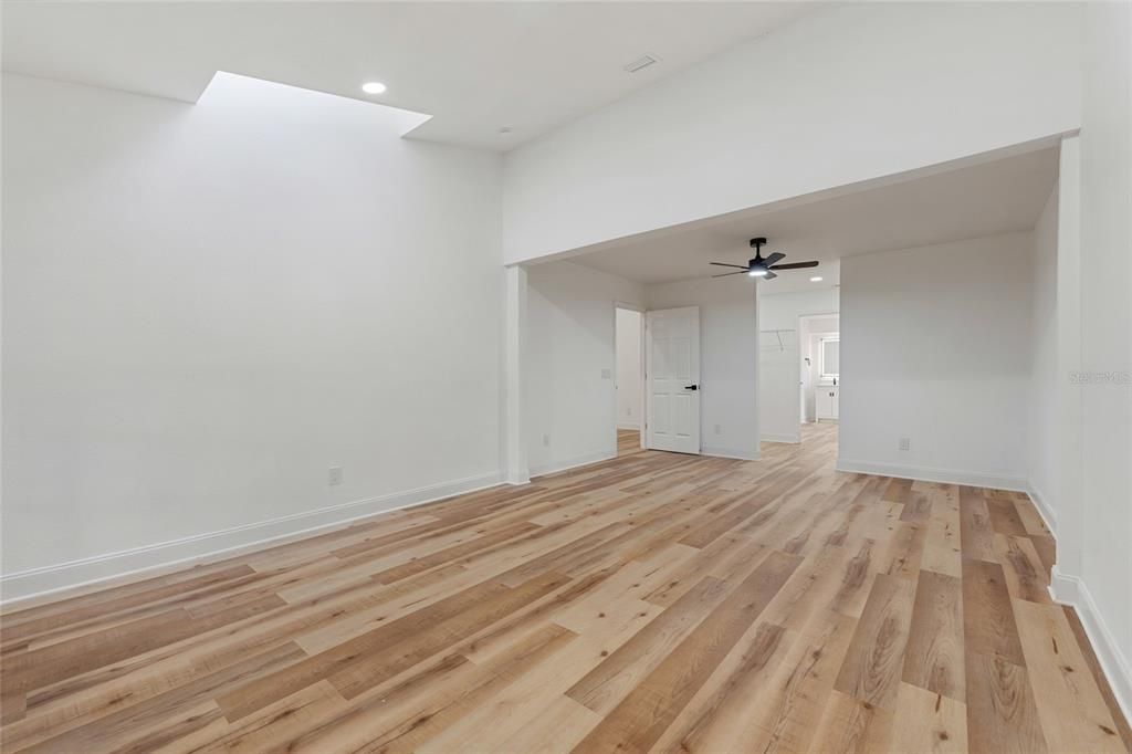 Activo con contrato: $465,000 (4 camas, 3 baños, 2382 Pies cuadrados)