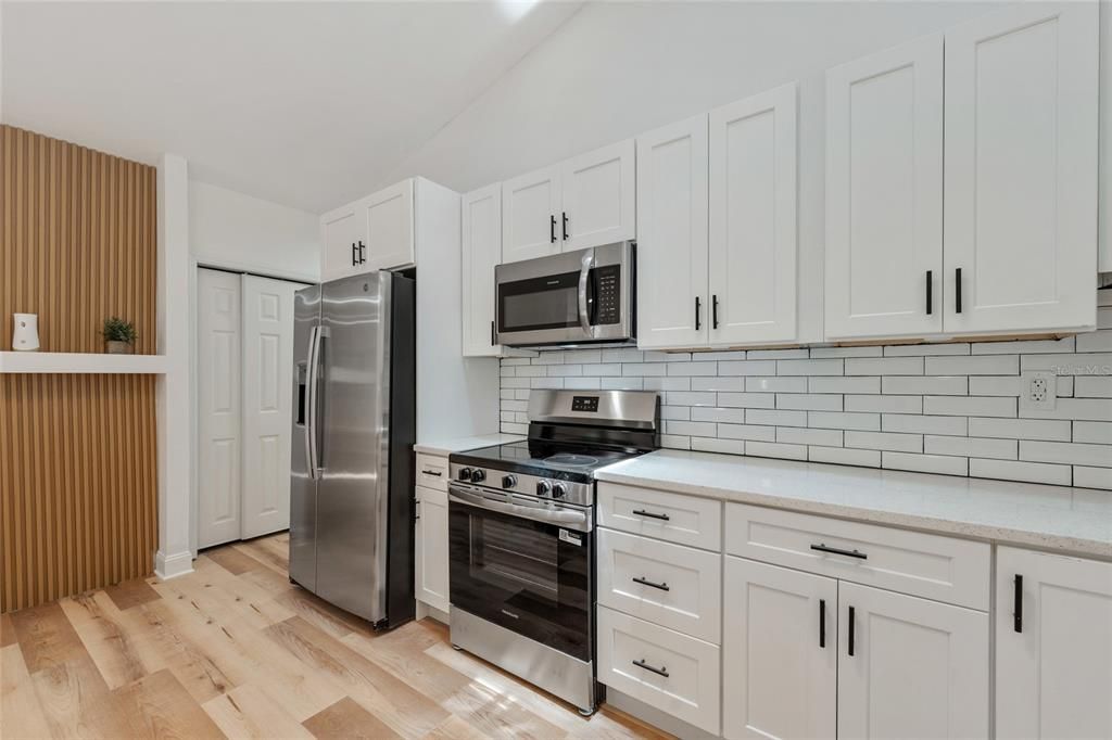 Activo con contrato: $465,000 (4 camas, 3 baños, 2382 Pies cuadrados)