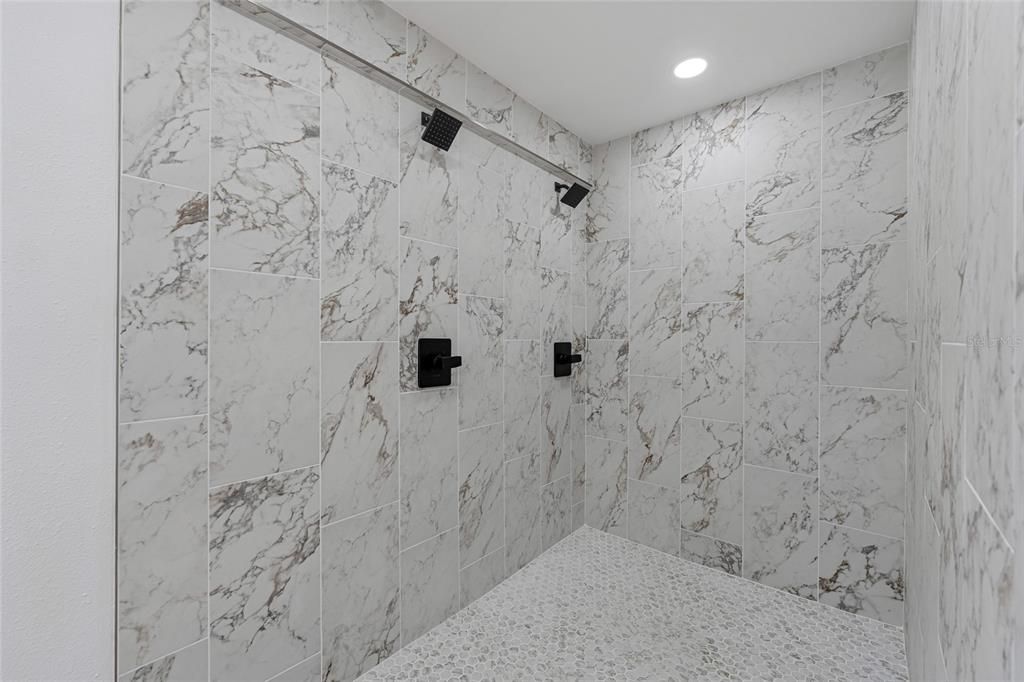 Activo con contrato: $465,000 (4 camas, 3 baños, 2382 Pies cuadrados)