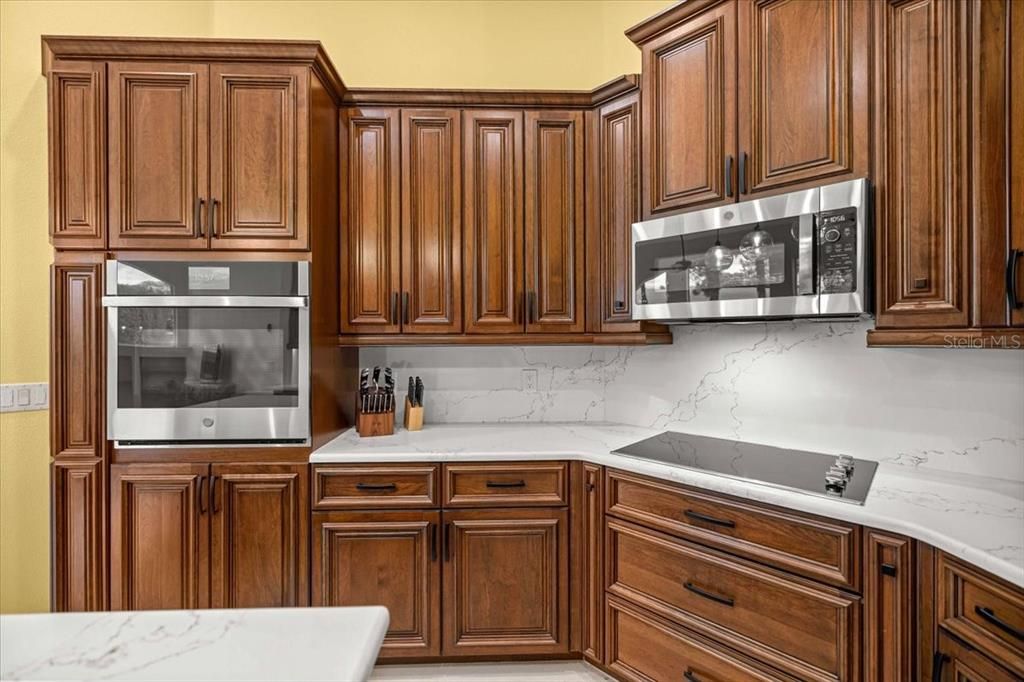 En Venta: $675,000 (4 camas, 2 baños, 2868 Pies cuadrados)