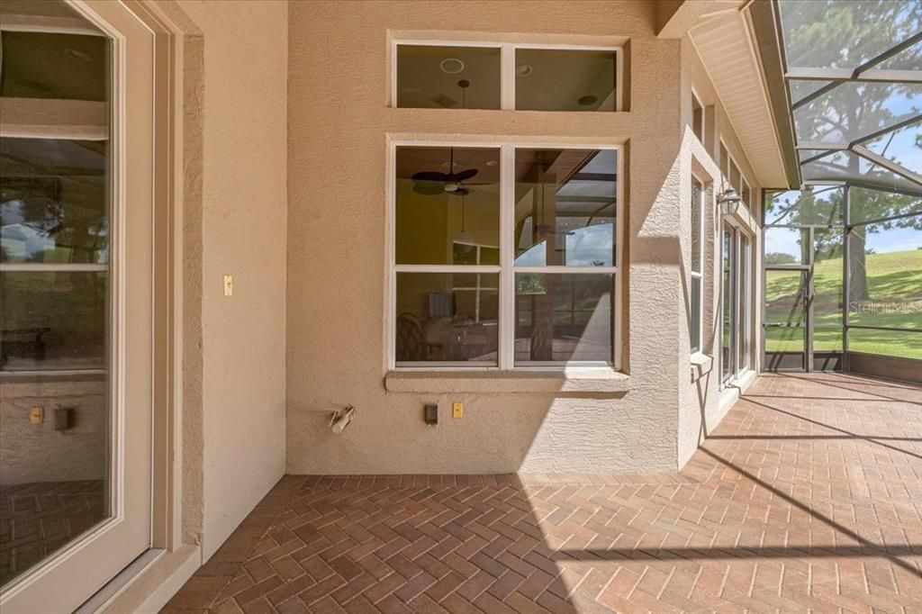 En Venta: $675,000 (4 camas, 2 baños, 2868 Pies cuadrados)