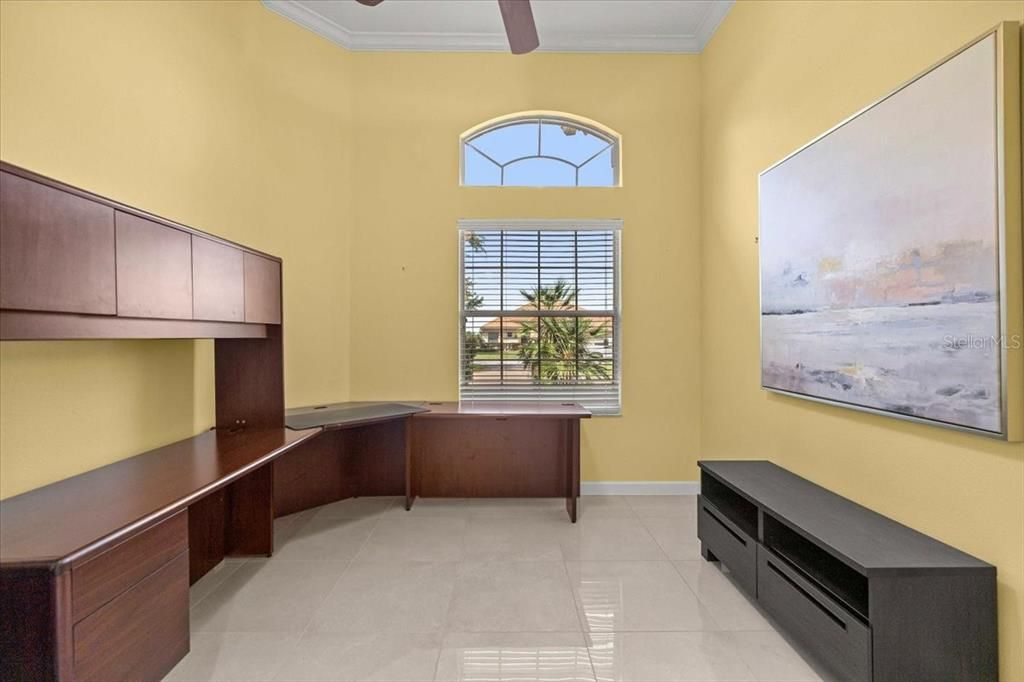En Venta: $675,000 (4 camas, 2 baños, 2868 Pies cuadrados)