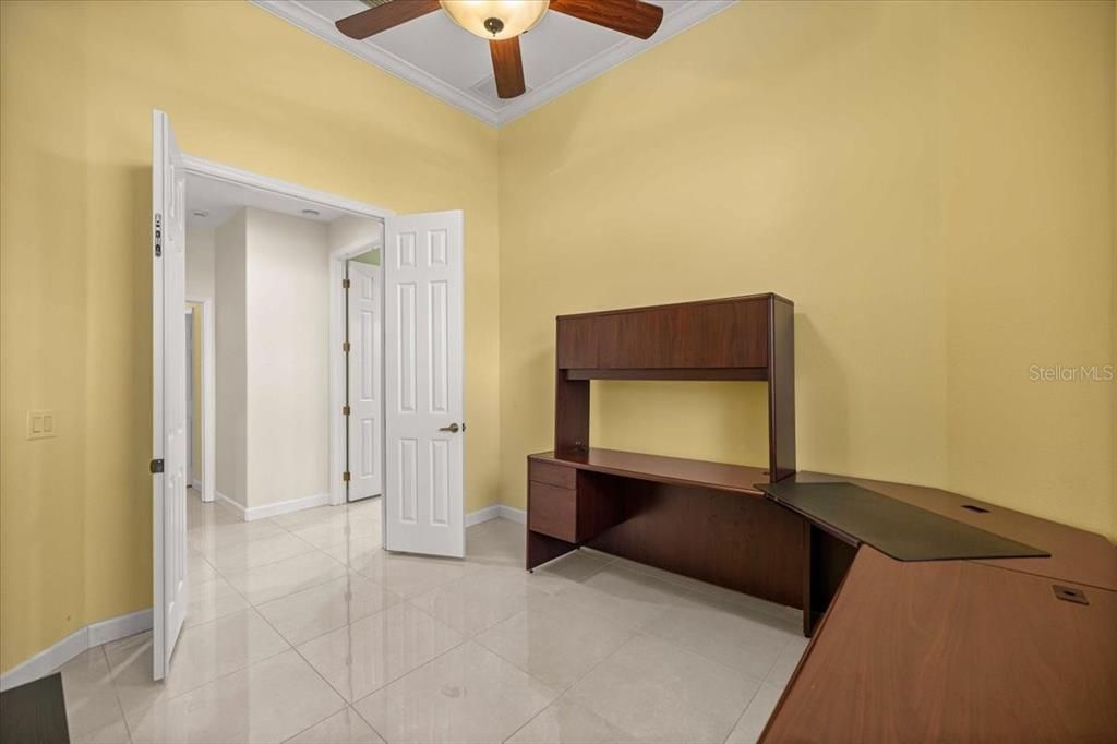 En Venta: $675,000 (4 camas, 2 baños, 2868 Pies cuadrados)