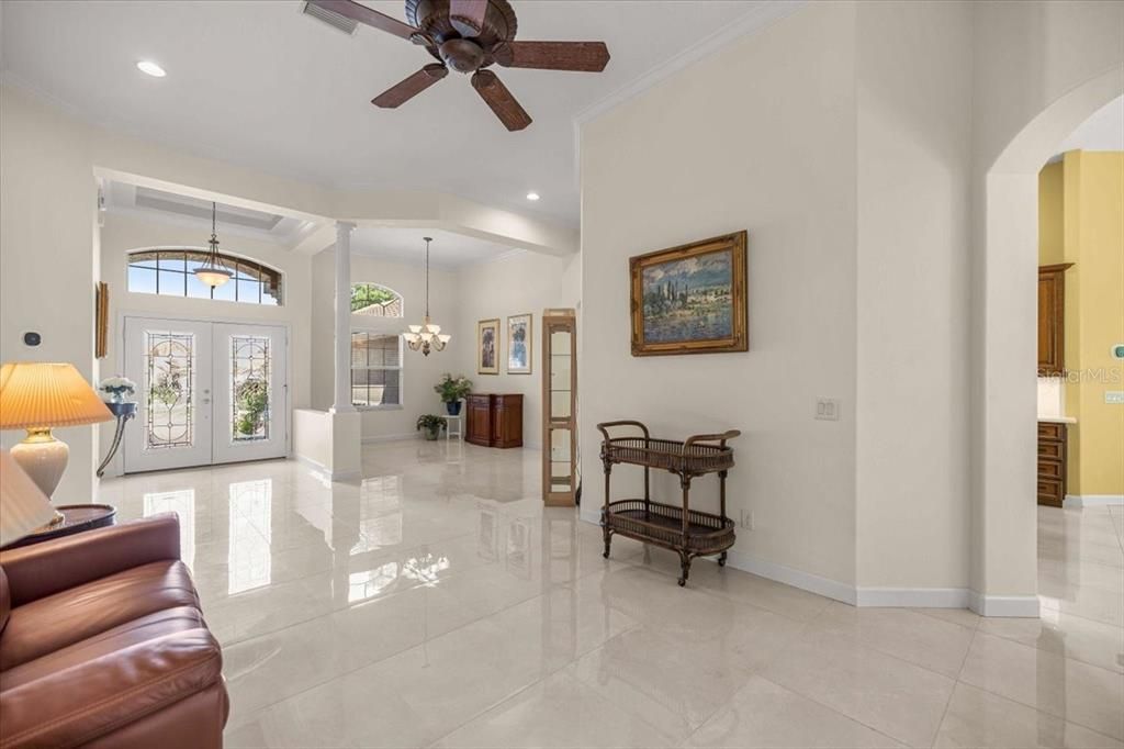 En Venta: $675,000 (4 camas, 2 baños, 2868 Pies cuadrados)