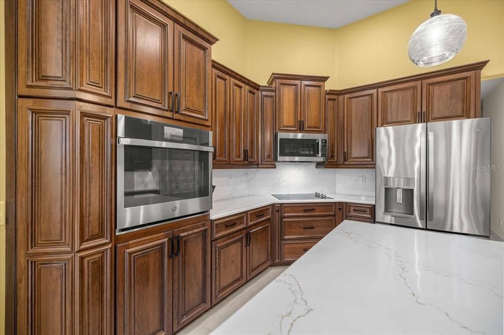 En Venta: $675,000 (4 camas, 2 baños, 2868 Pies cuadrados)